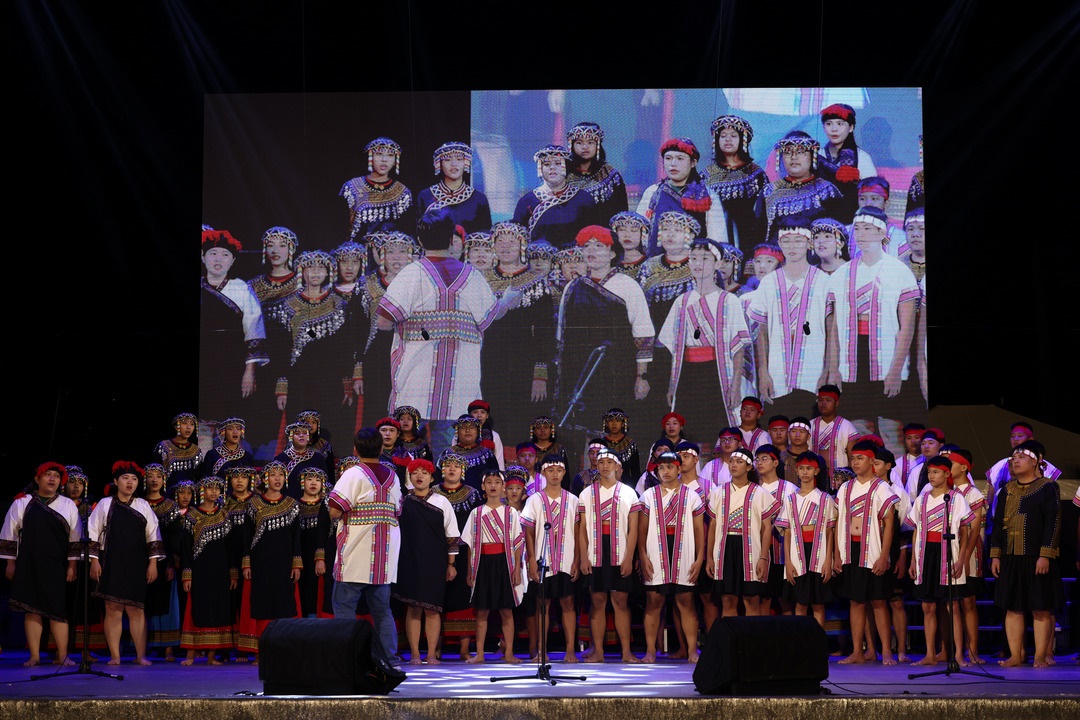 嘎呼拉斯音樂節：學生與校友共同合唱演出